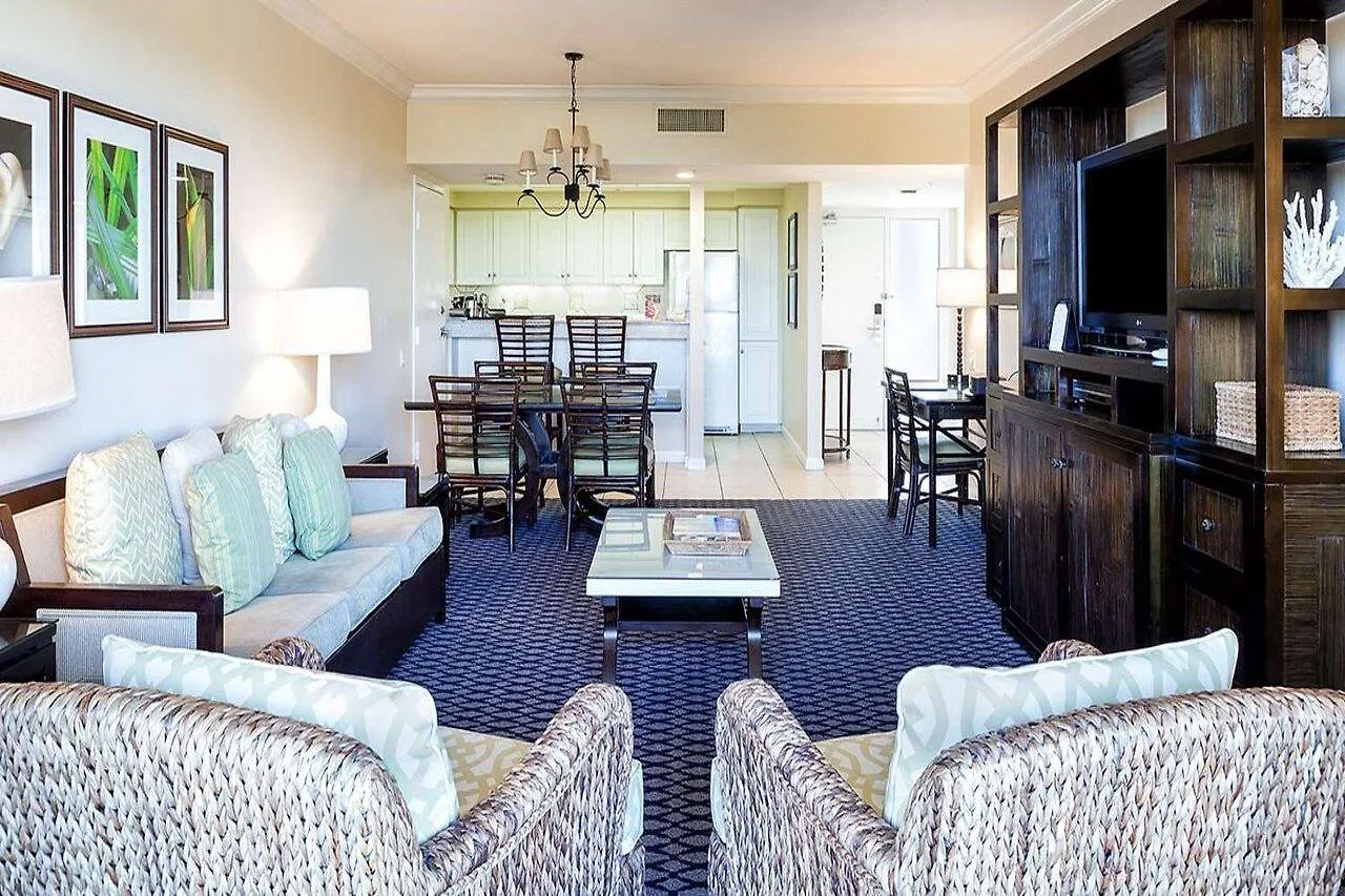 At Club 4* Longboat Key