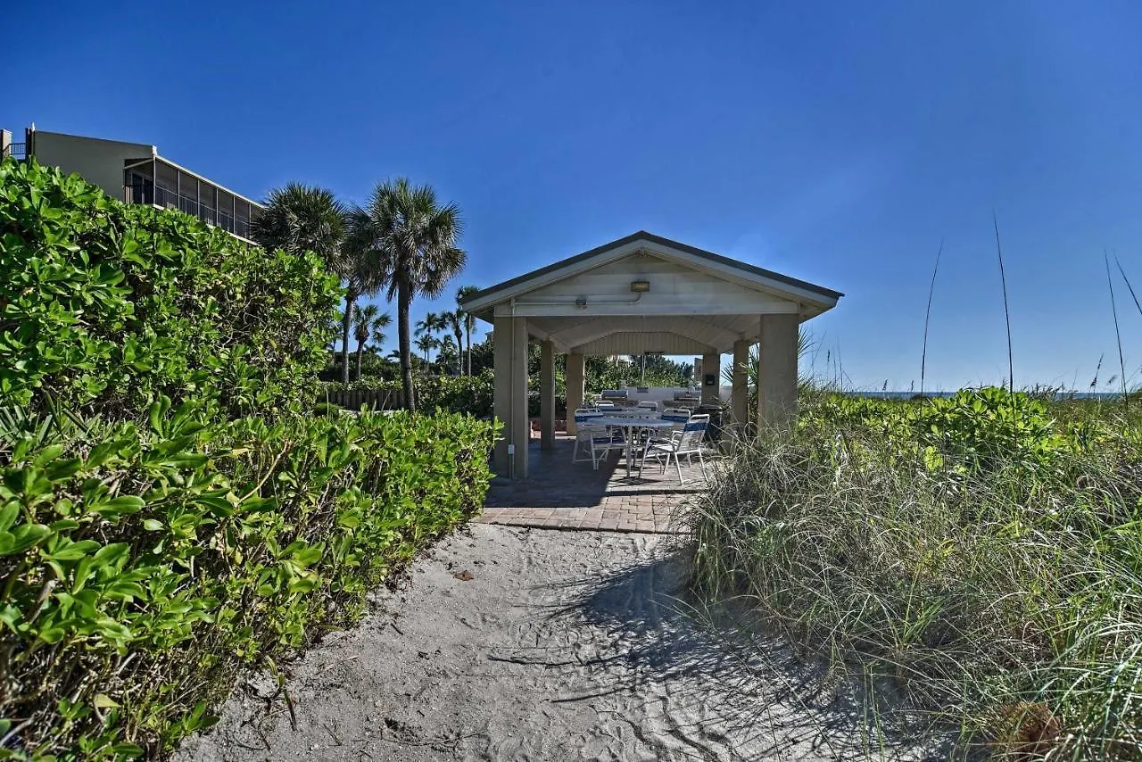 Sunny Gulf Coast Direct And Pool Access