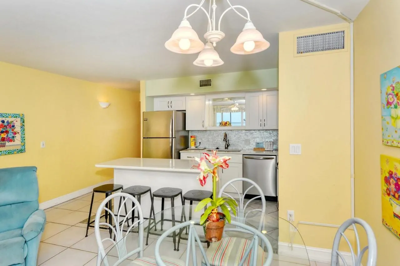 Appartamento Laplaya 103a Time To Relax Enjoy The Peaceful, Private Just A Shells Throw From Your Door Longboat Key