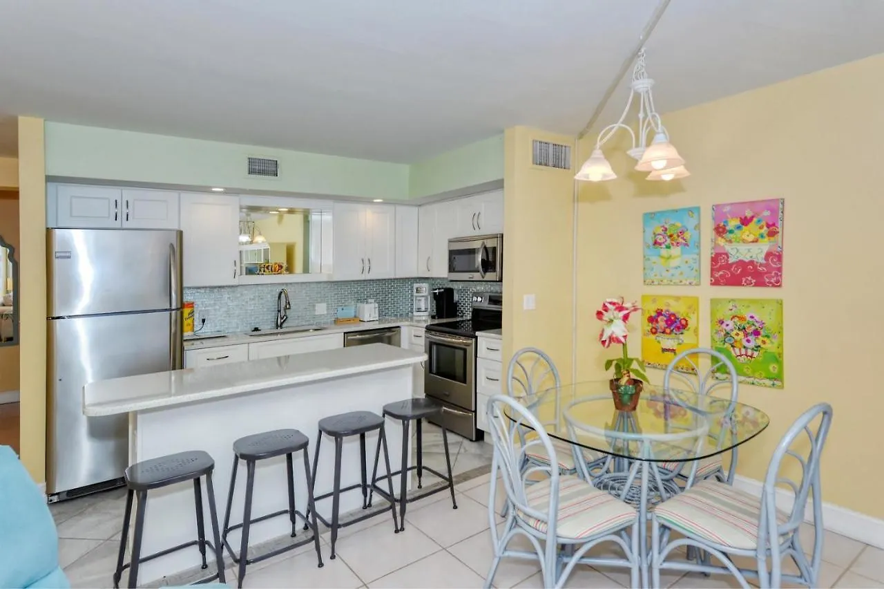 Laplaya 103a Time To Relax Enjoy The Peaceful, Private Just A Shells Throw From Your Door Appartamento Longboat Key