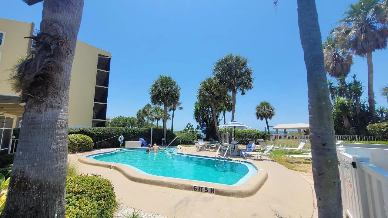 Apartment Front One Bedroom Paradise. Ground Floor. *