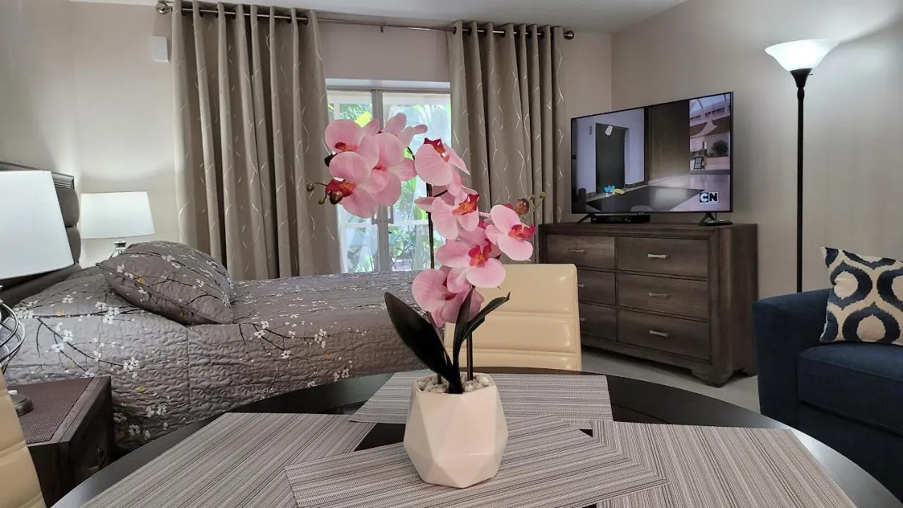 Apartment Front Paradise. Ground Floor.studio. *