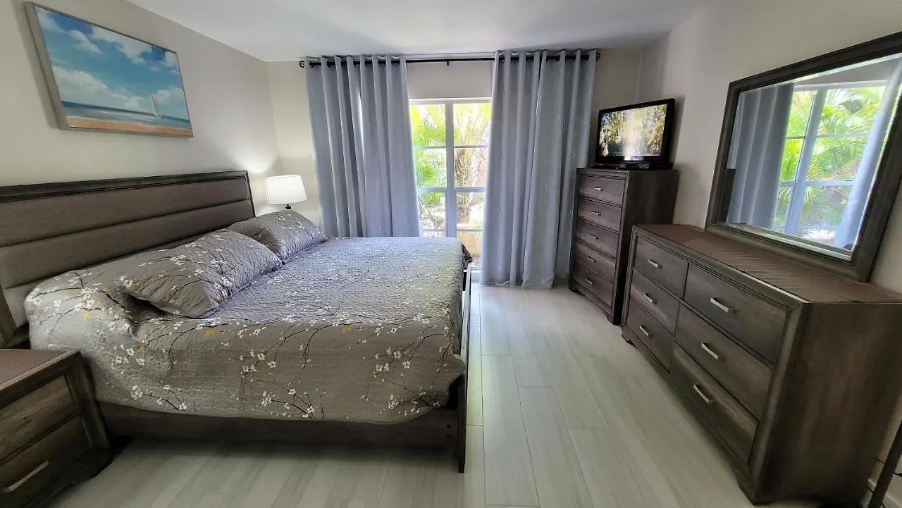 Front One Bedroom Paradise. Ground Floor. * Longboat Key