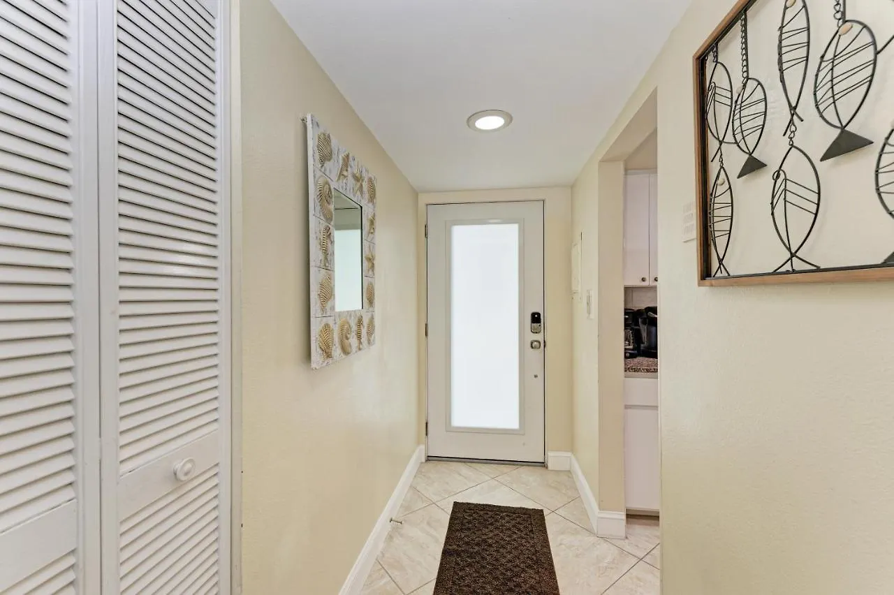 Sea Grape 2- Beachfront Apartment Longboat Key