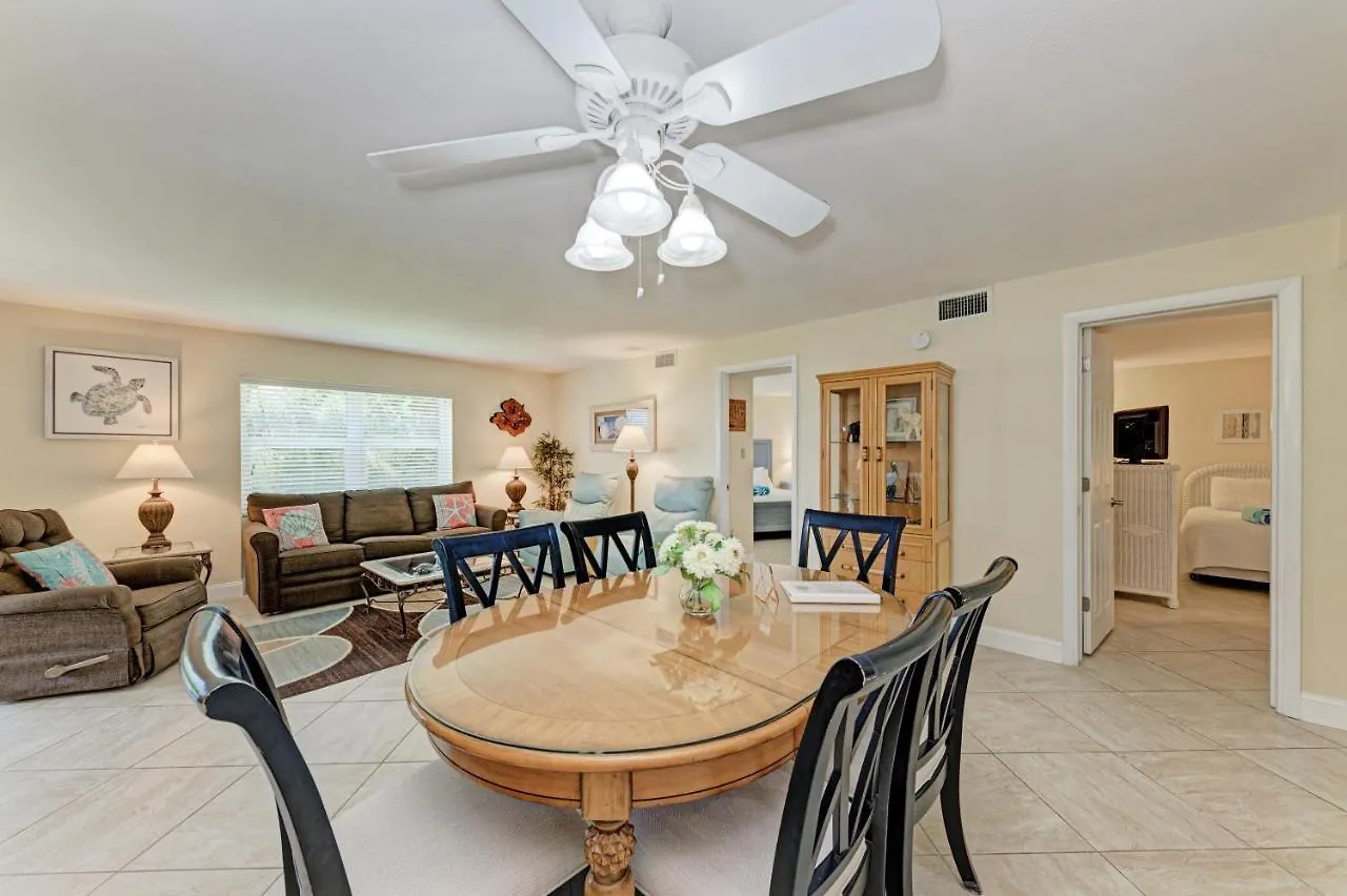Sea Grape 2- Beachfront Apartment Longboat Key