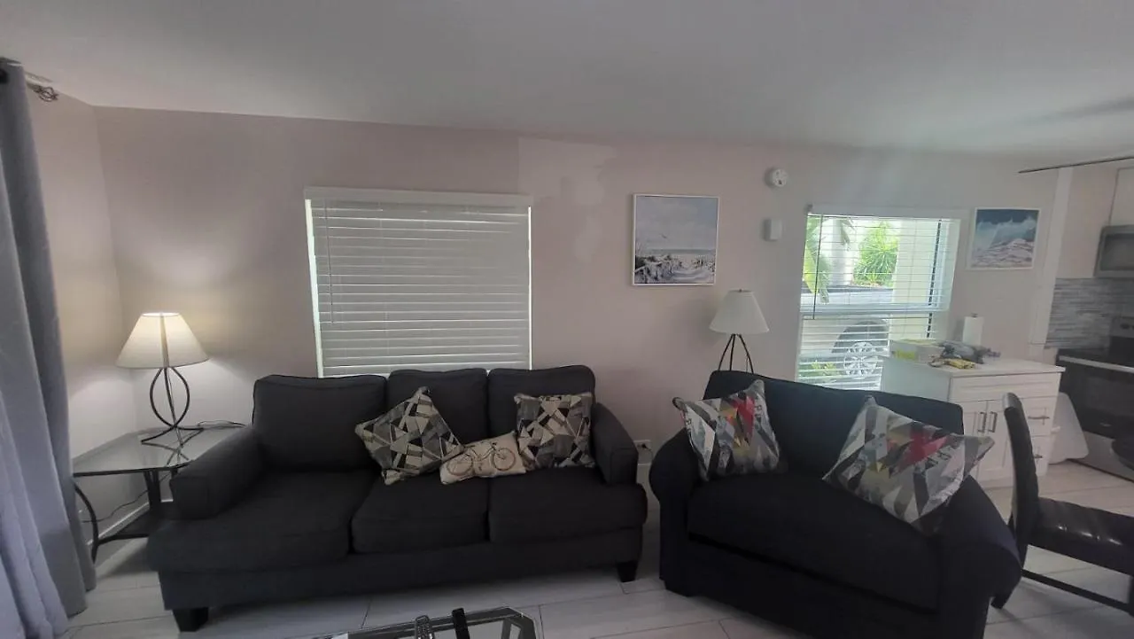Front One Bedroom Paradise. Ground Floor. *