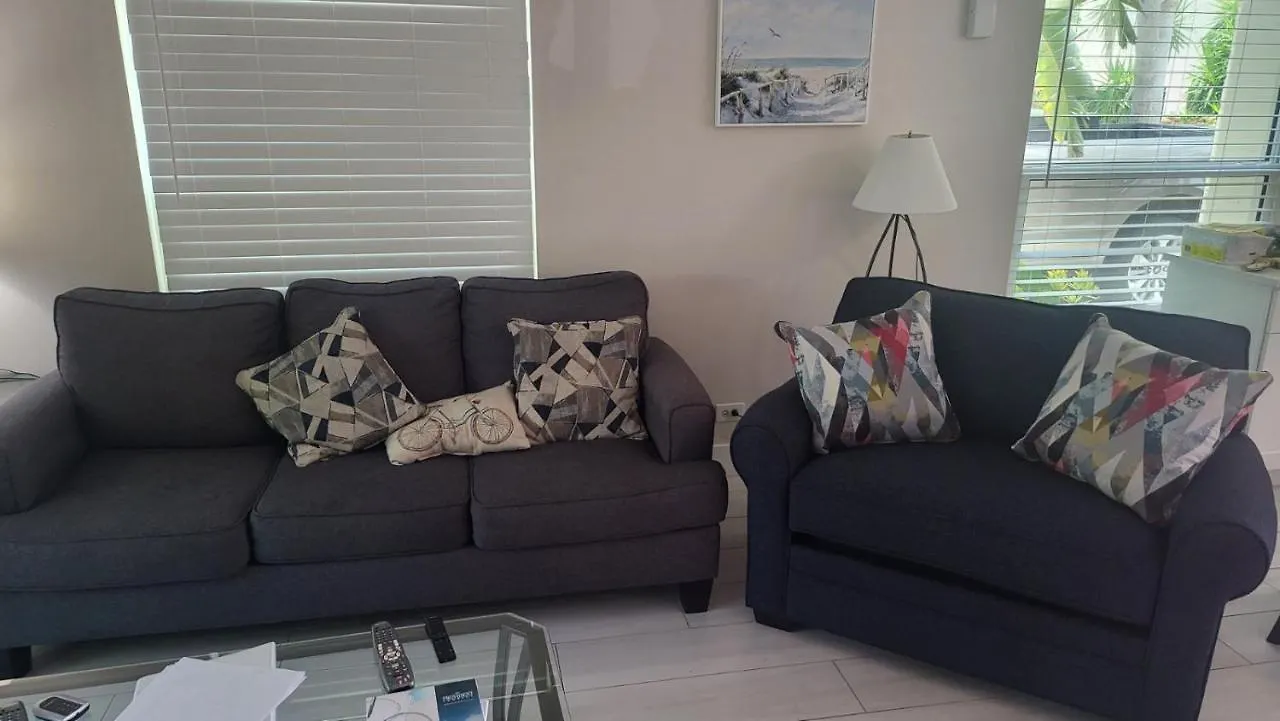 Front One Bedroom Paradise. Ground Floor. Apartment *