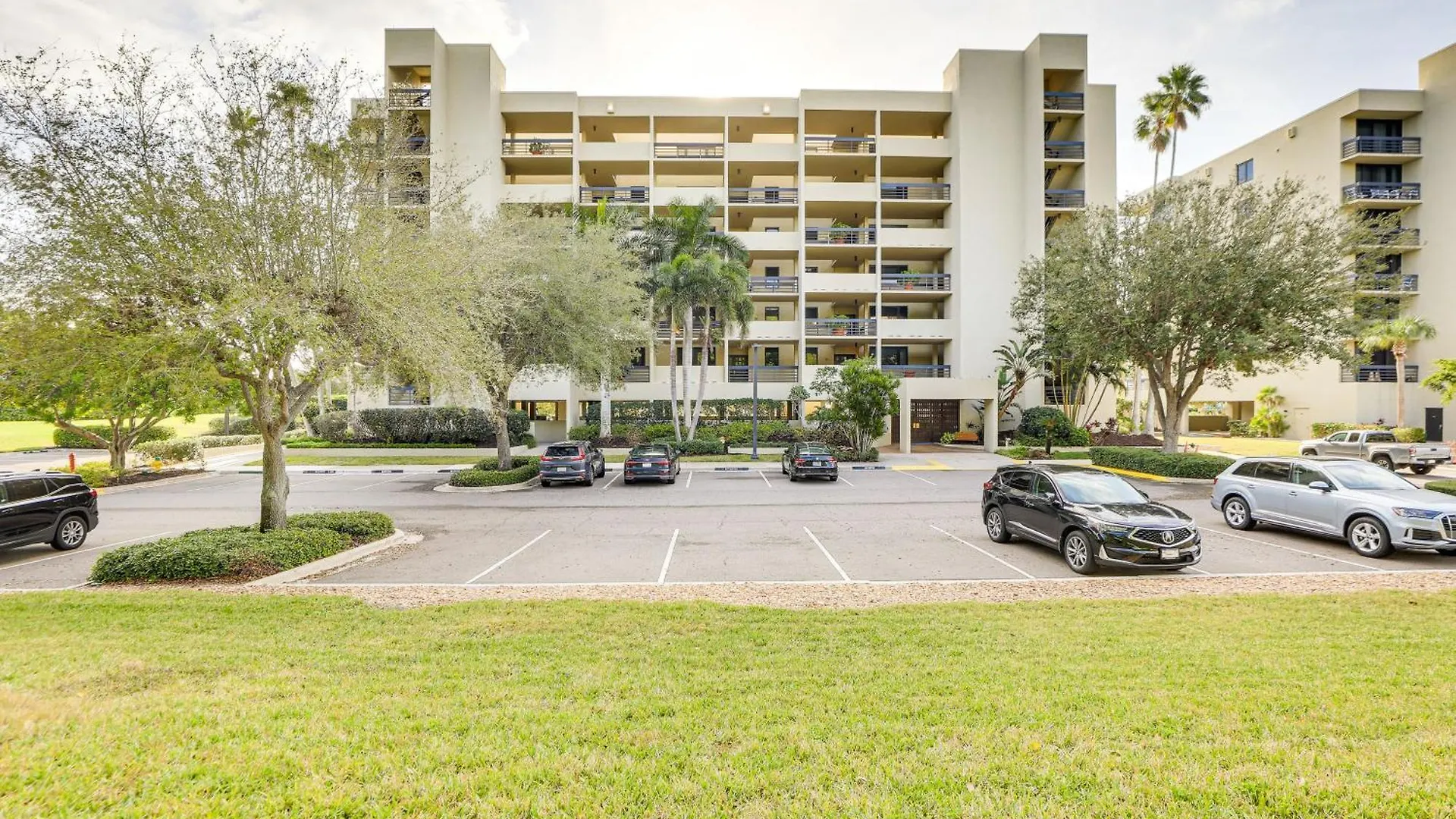 Apartment Luxury - Walk To Access! Longboat Key