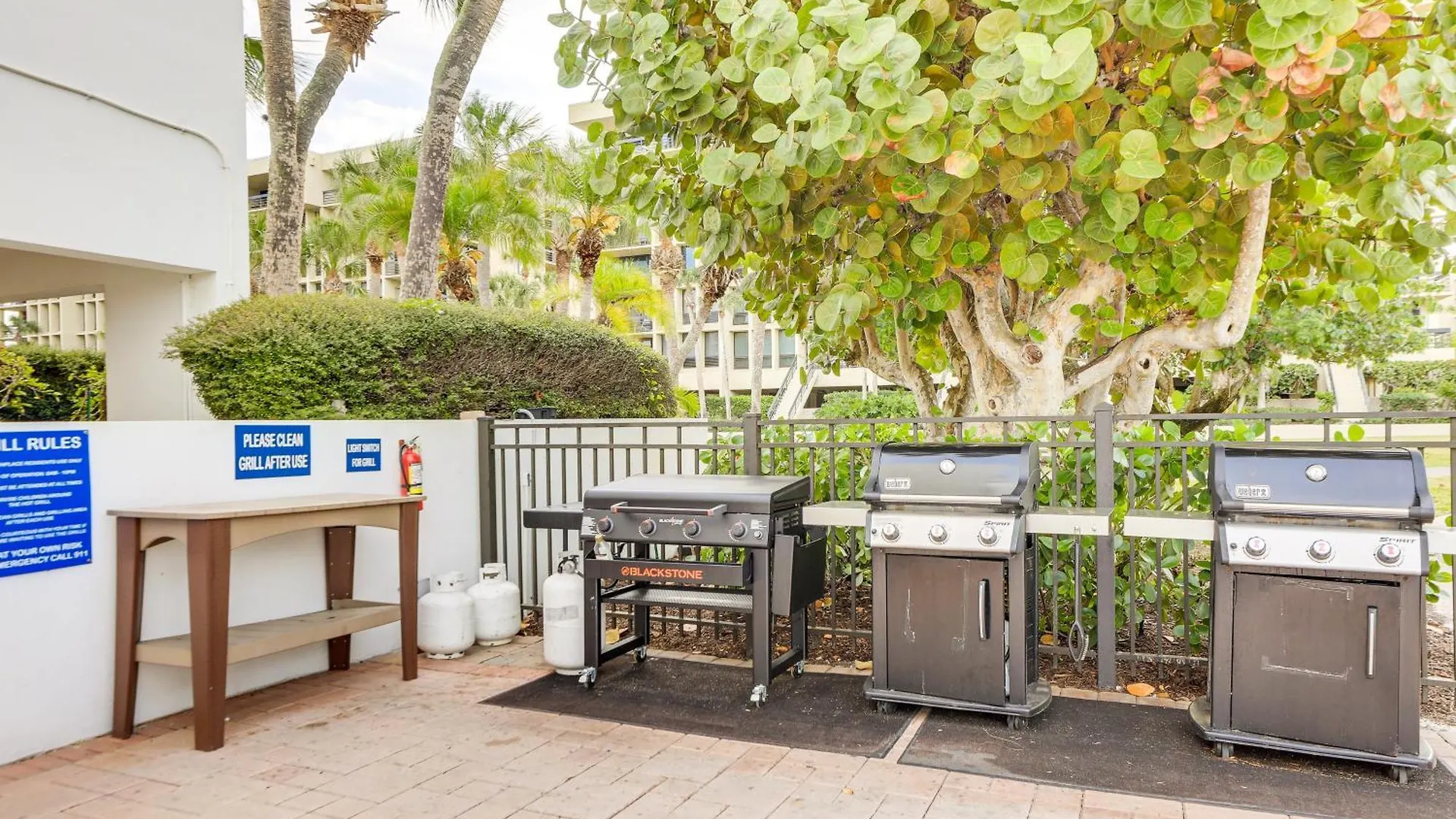 Luxury - Walk To Access! Longboat Key