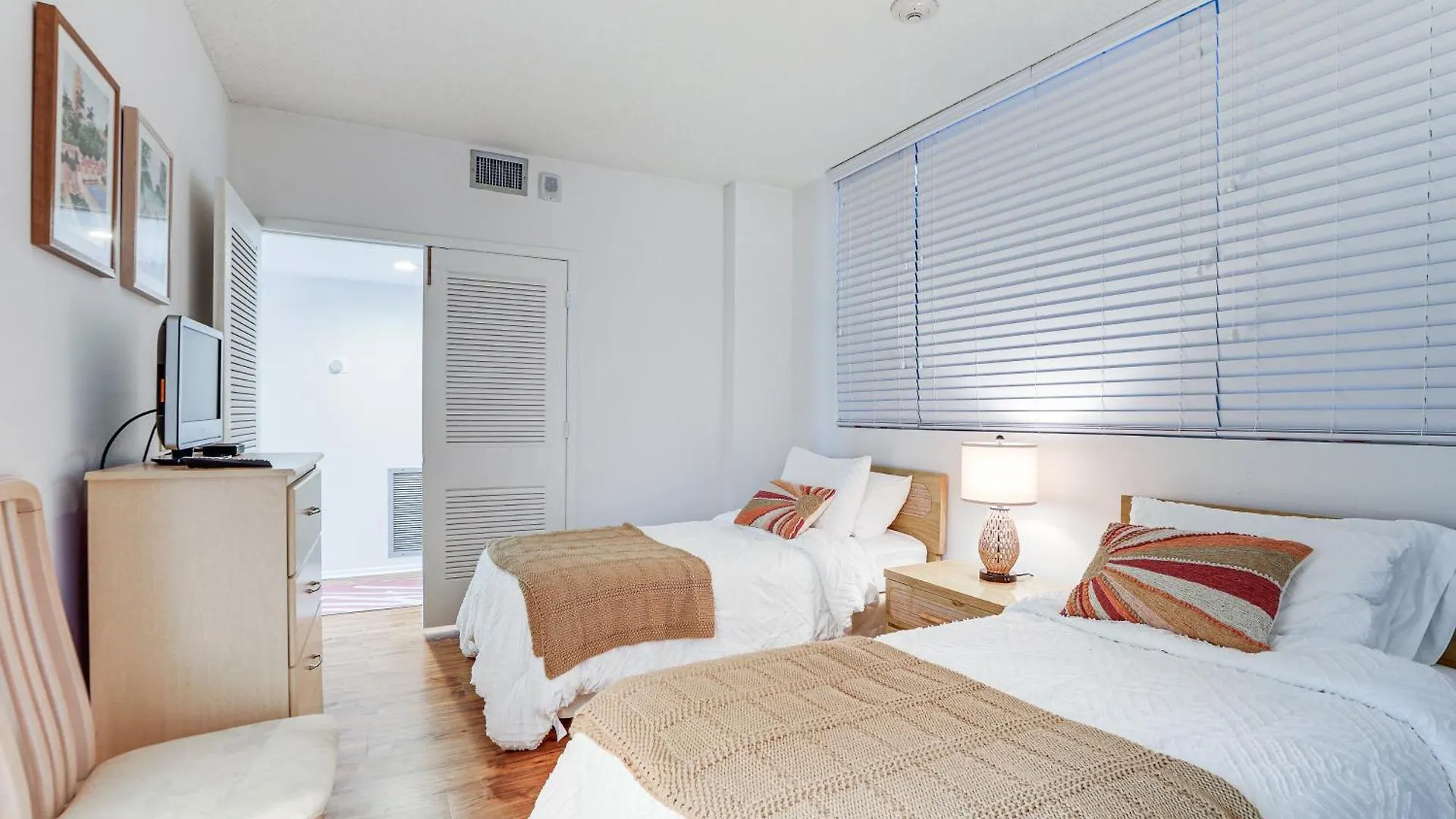 Apartment Luxury - Walk To Access! Longboat Key