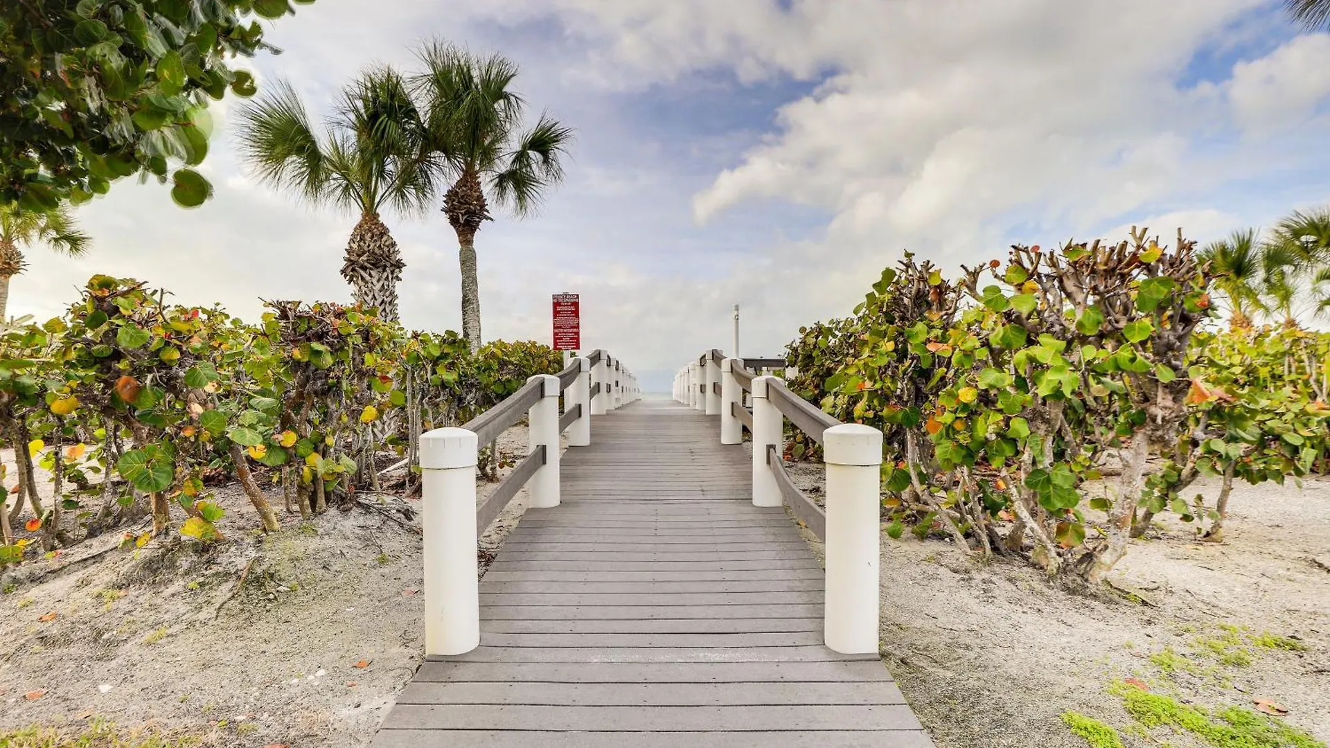 Luxury - Walk To Access!