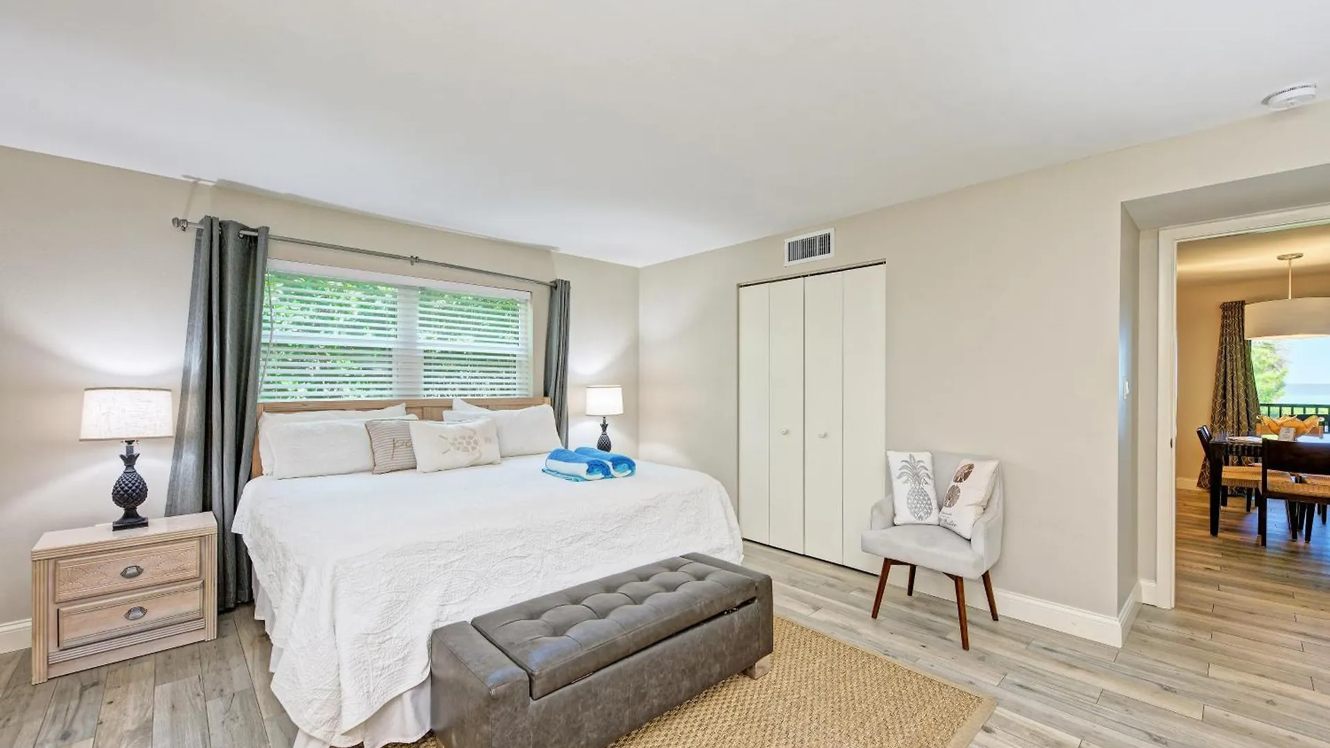 Sea Grape 1- Beachfront Apartment