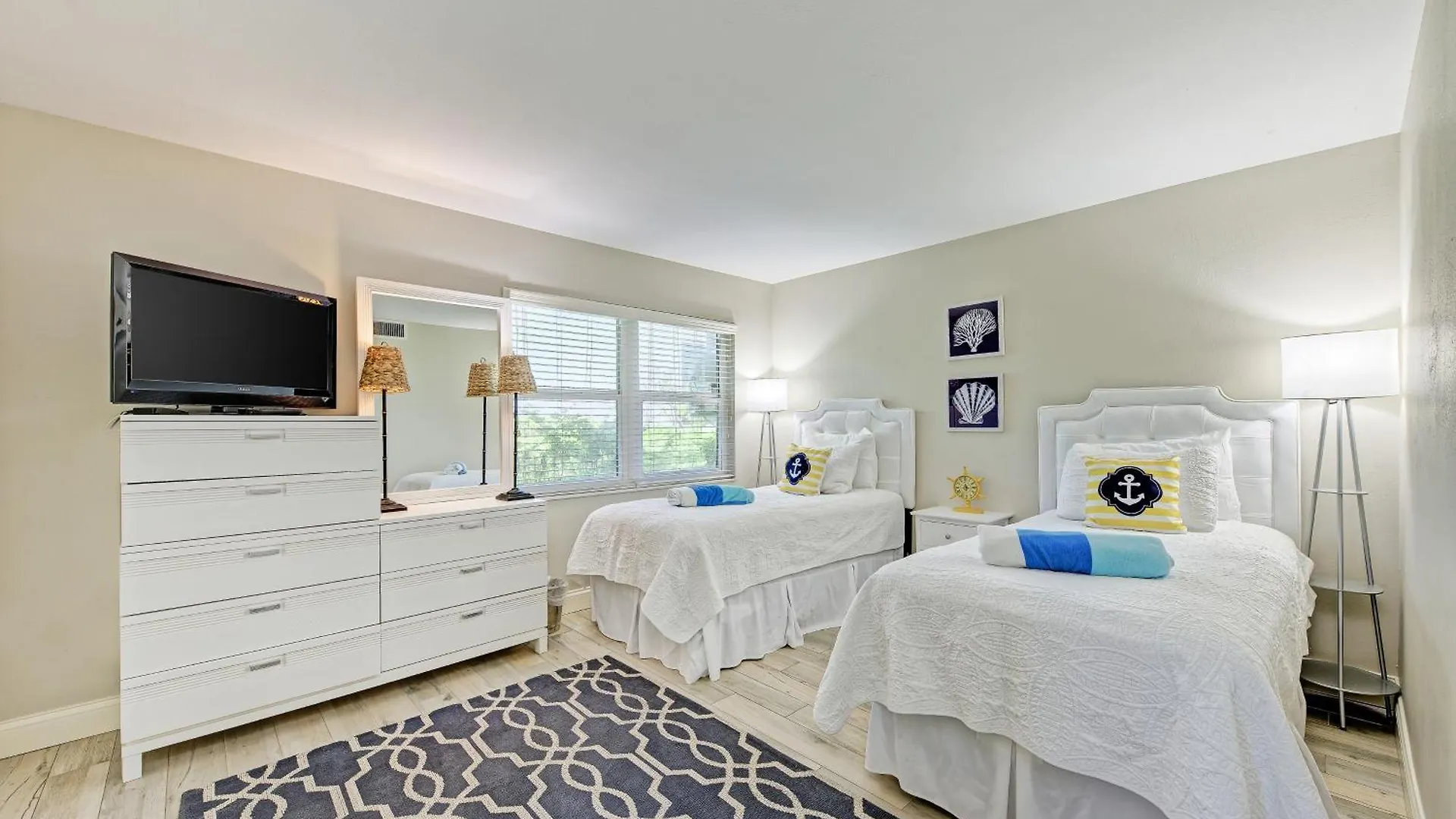 Apartment Sea Grape 1- Beachfront *