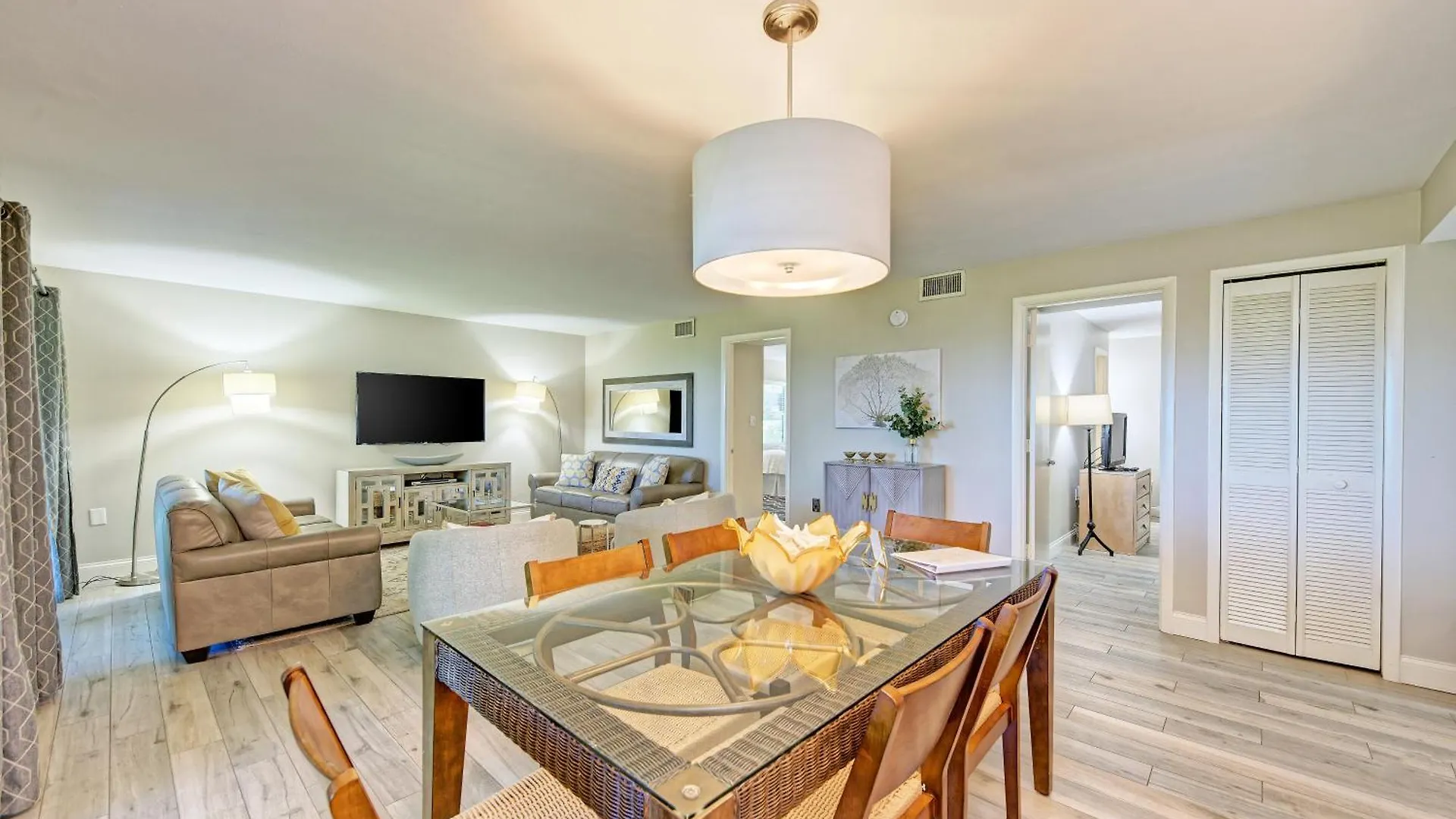 Apartment Sea Grape 1- Beachfront Longboat Key