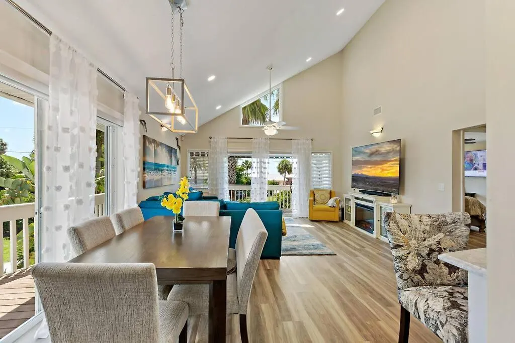 House Beauty With Peek-a-views Holiday home *