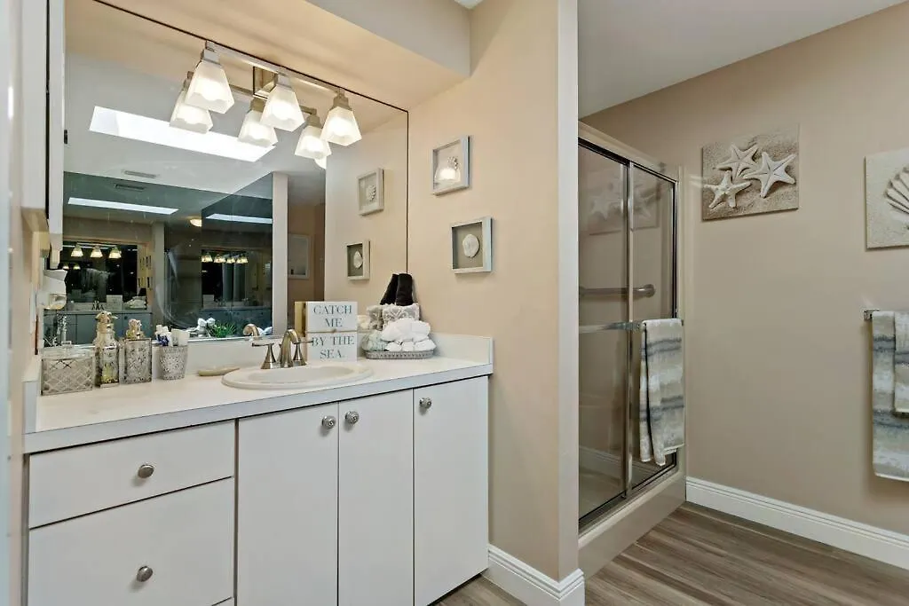 Holiday home House Beauty With Peek-a-views *