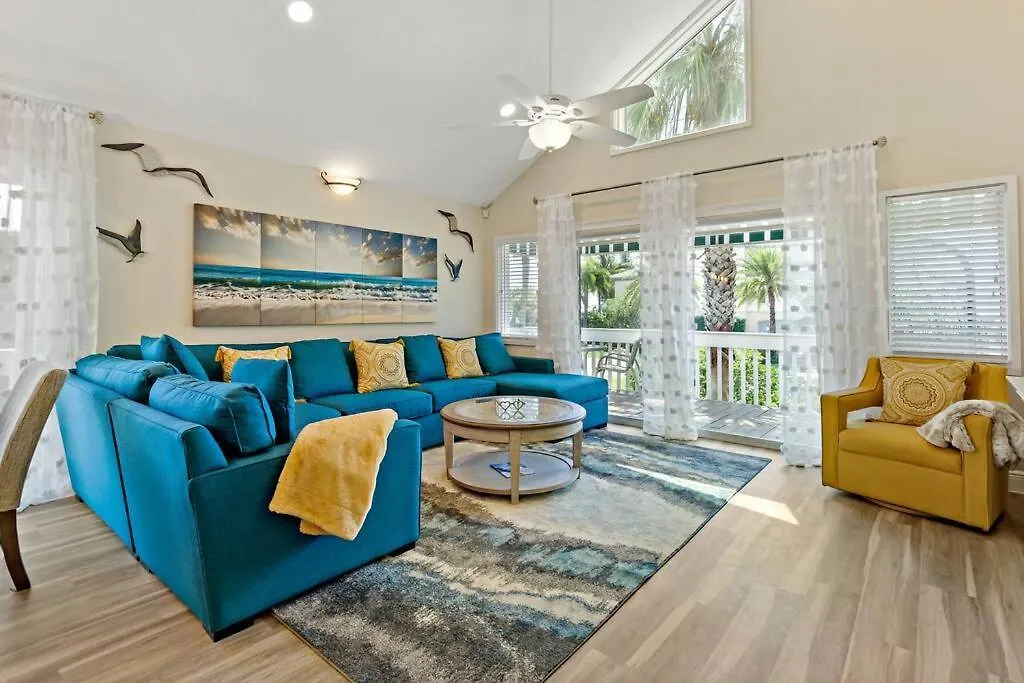 House Beauty With Peek-a-views Longboat Key
