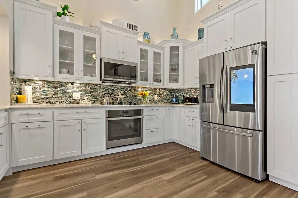 Holiday home House Beauty With Peek-a-views Longboat Key