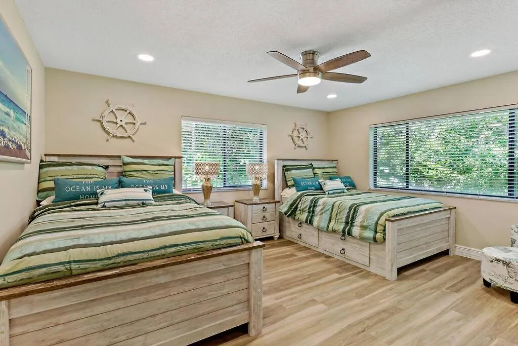 Holiday home House Beauty With Peek-a-views *