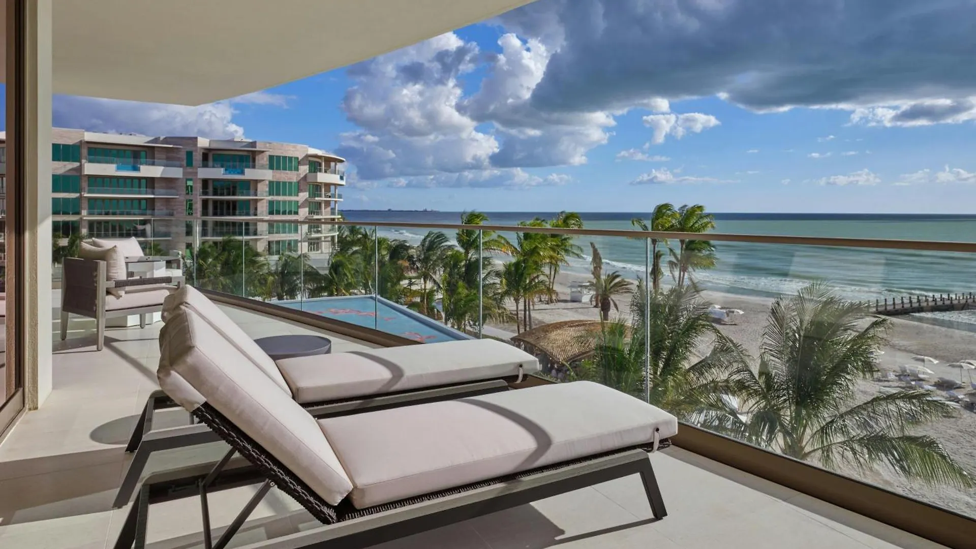 Hotel The St Regis Longboat Key