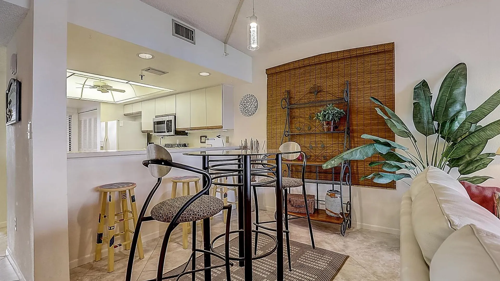 Apartment Buttonwood Bliss