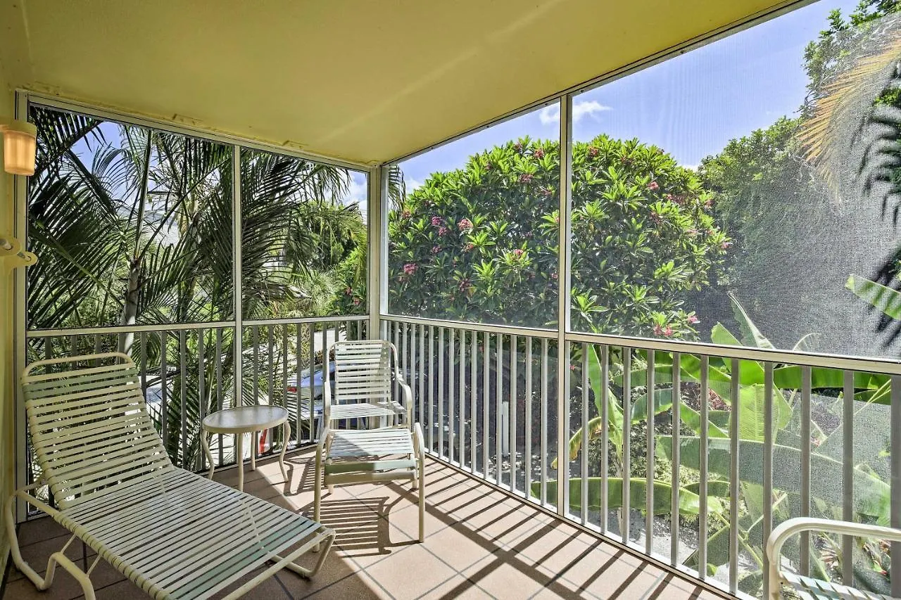 Apartment Escape - Walk To The Beach!