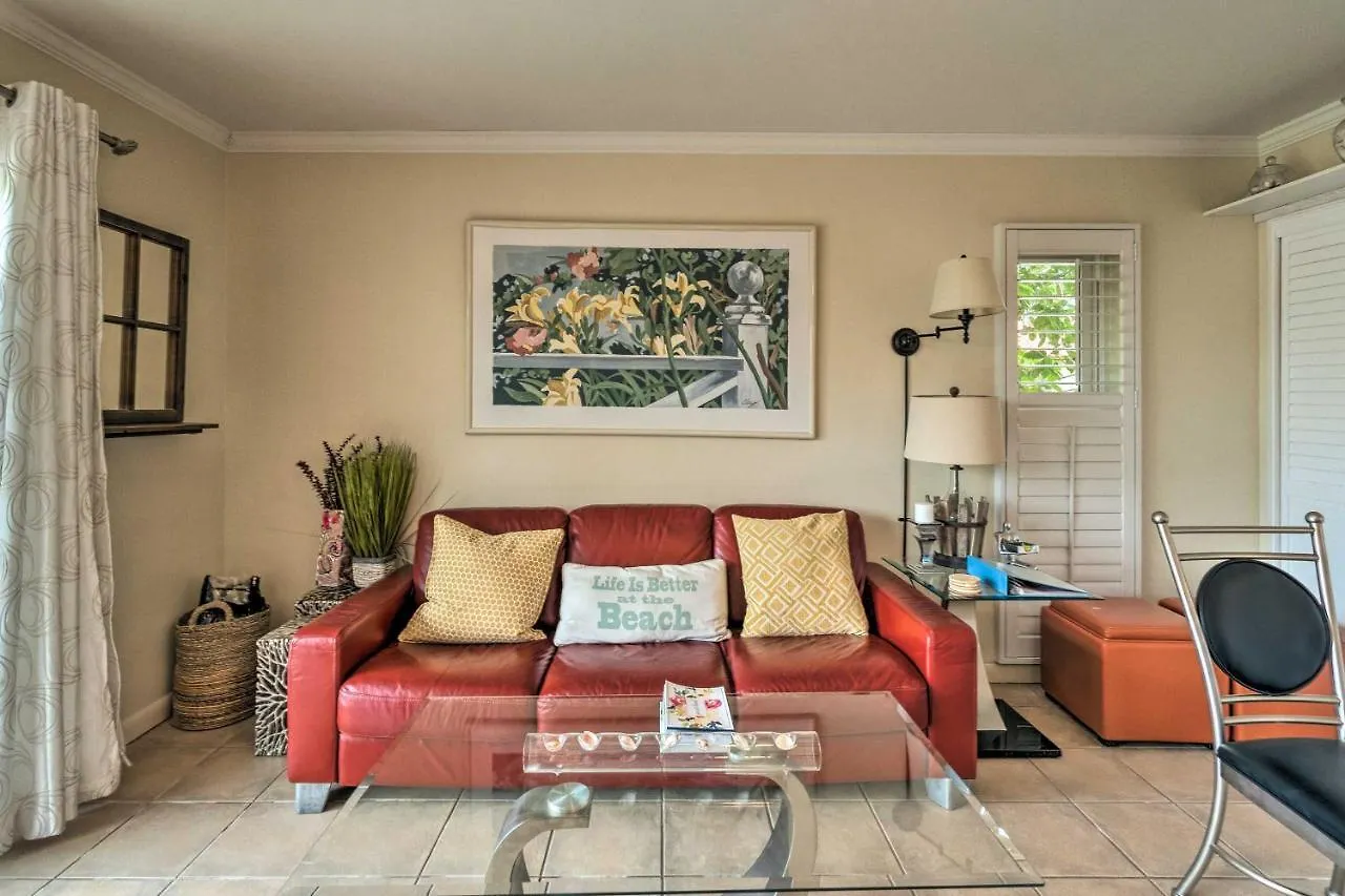 Apartment With Lanai Walk To And Shops