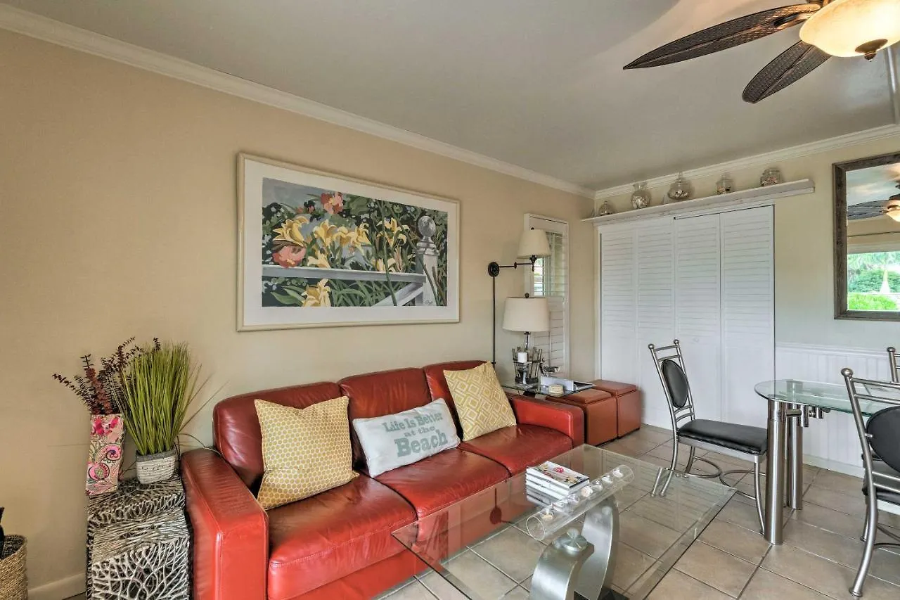 With Lanai Walk To And Shops Longboat Key