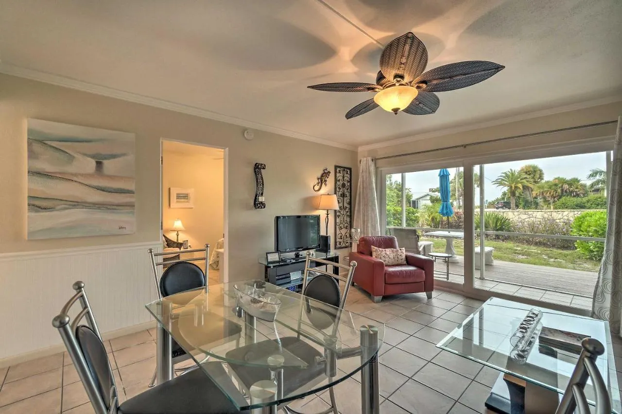 With Lanai Walk To And Shops * Longboat Key