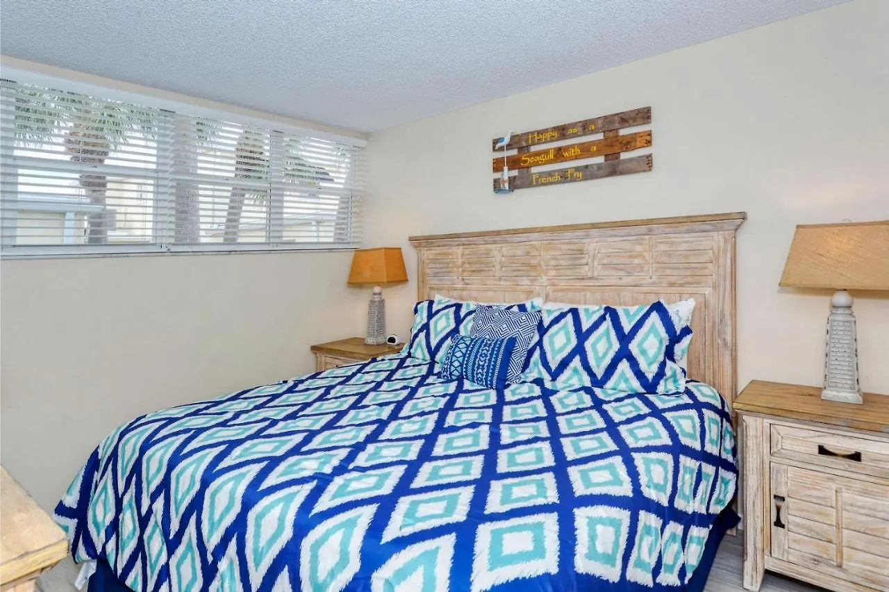 Apartment Laplaya 201e Nestled In The Palms Just Steps From The Pool *