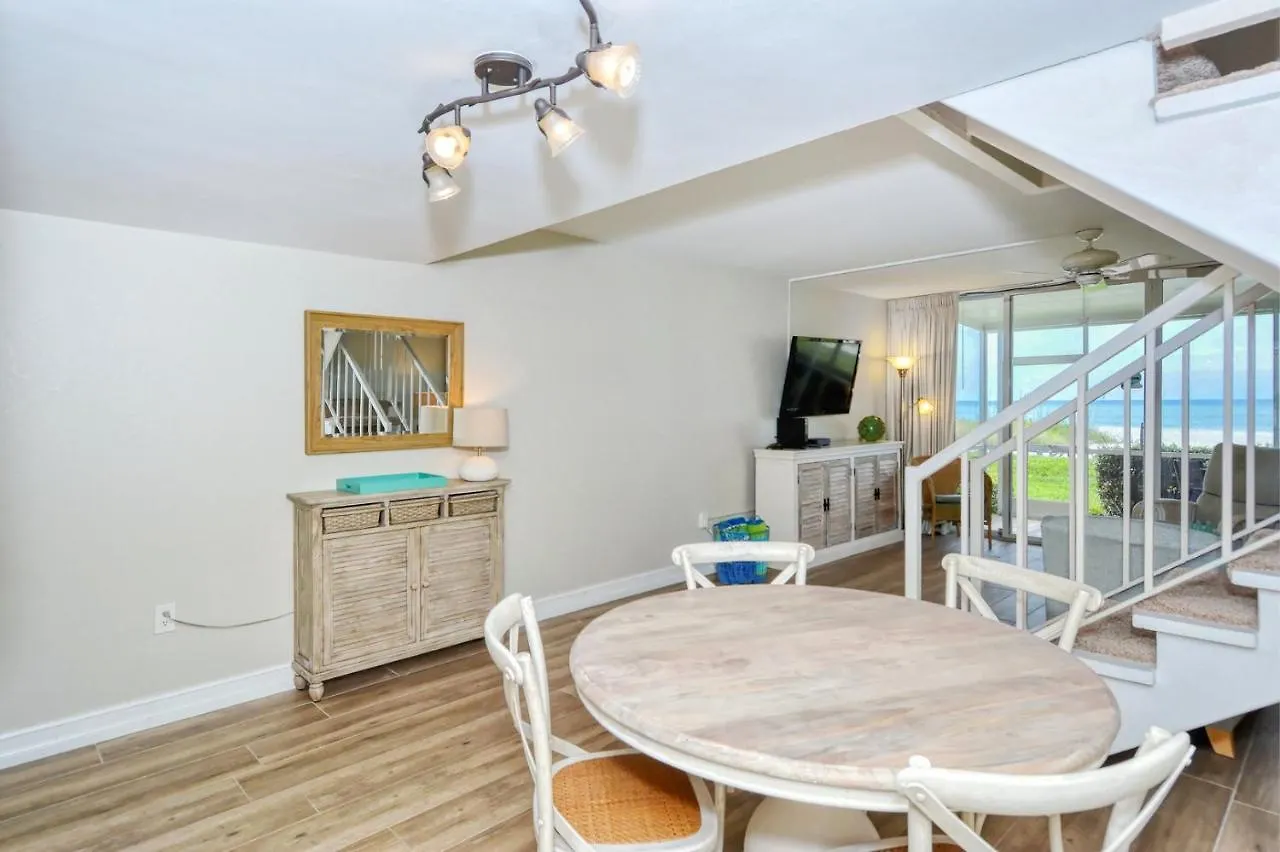 Apartment Laplaya 102b-directly On The With The Warm Gulf Waters Waiting! Longboat Key