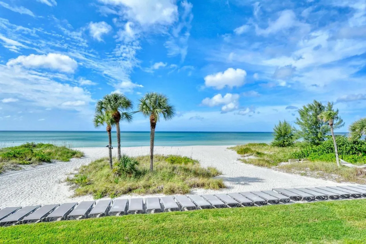 Laplaya 105b-relax On The Balcony And Watch The Dolphins Swim By And The Pelicans Dive! Apartment *