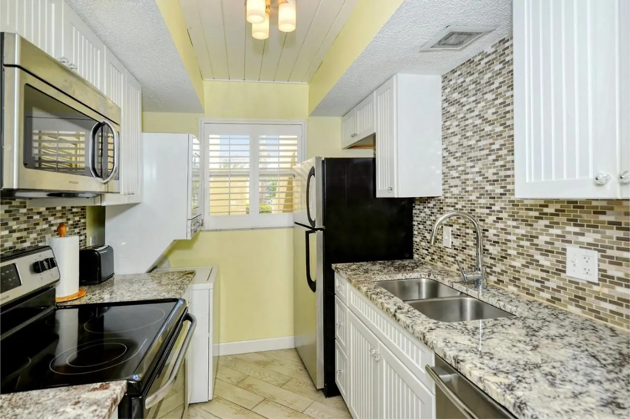 Laplaya 105b-relax On The Balcony And Watch The Dolphins Swim By And The Pelicans Dive! *