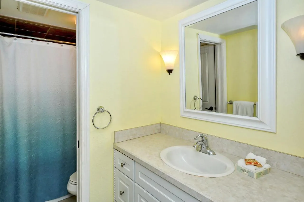 Laplaya 105b-relax On The Balcony And Watch The Dolphins Swim By And The Pelicans Dive! Apartment *