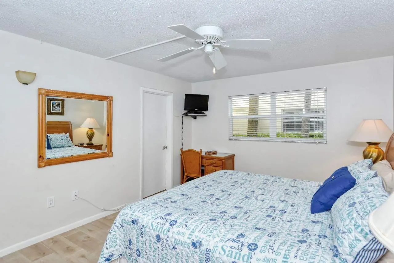 Laplaya 109a Enjoy The Balmy Gulf Breezes In Corner End Unit Right On The Apartment *