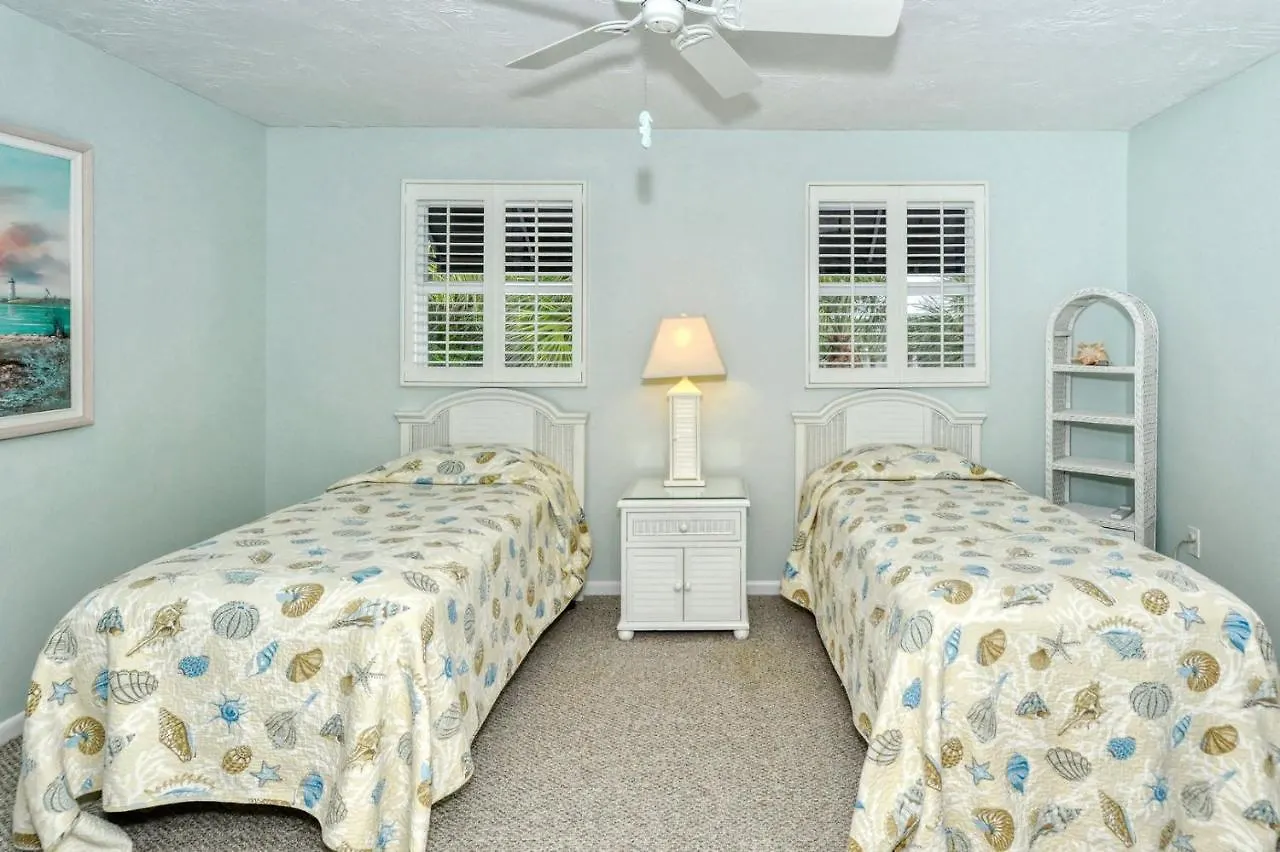 Laplaya 201c: Beachfront Corner Unit With Gulf Panorama Longboat Key