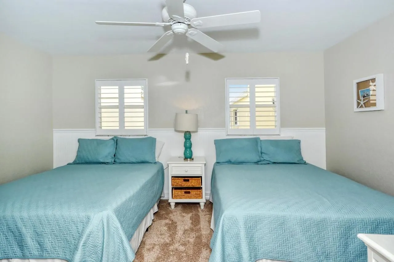 Laplaya 102b-directly On The With The Warm Gulf Waters Waiting! Apartment