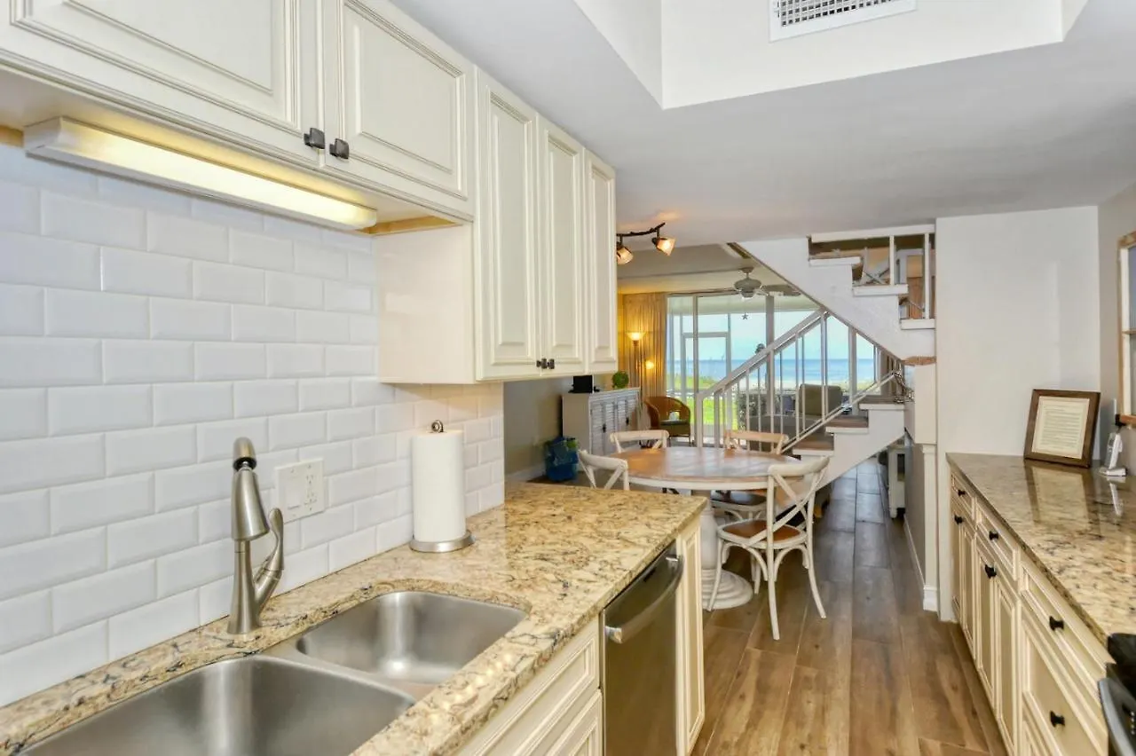 Apartment Laplaya 102b-directly On The With The Warm Gulf Waters Waiting! Longboat Key