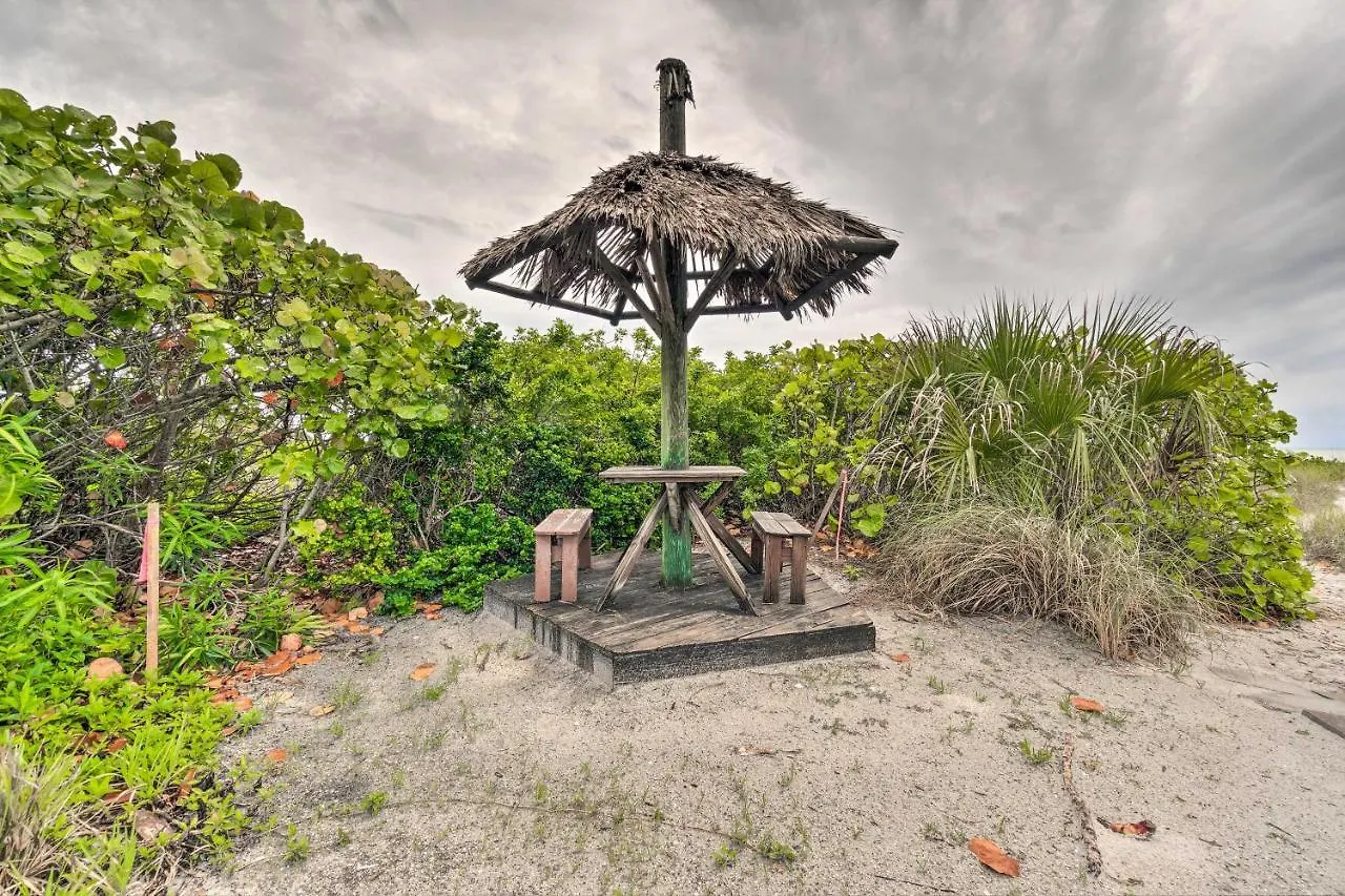 Gulf Getaway With Porch And Direct Access! Longboat Key