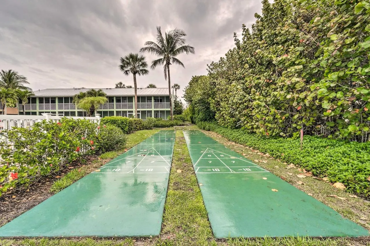 Gulf Getaway With Porch And Direct Access! Apartment *