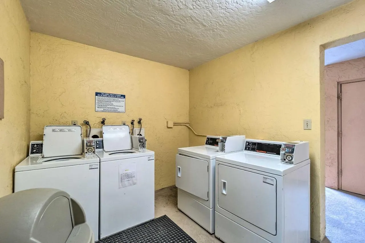 Apartment Gulf Getaway With Porch And Direct Access!