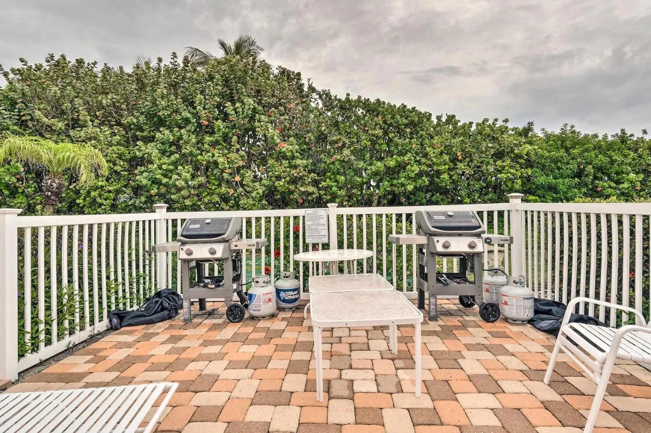 Gulf Getaway With Porch And Direct Access! Apartment *