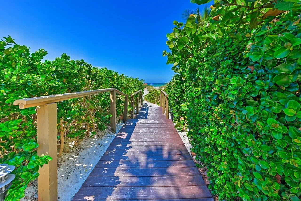 Sunlit Escape With Private Longboat Key
