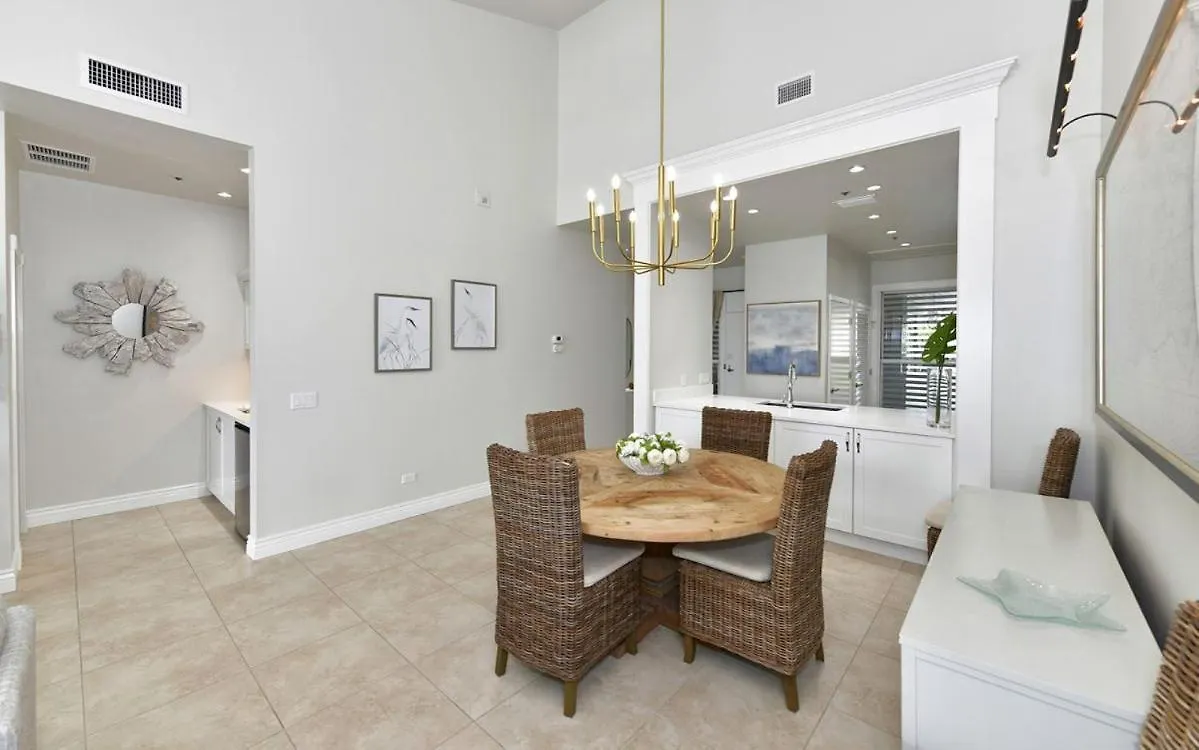 Apartment Harbor Club 305 *
