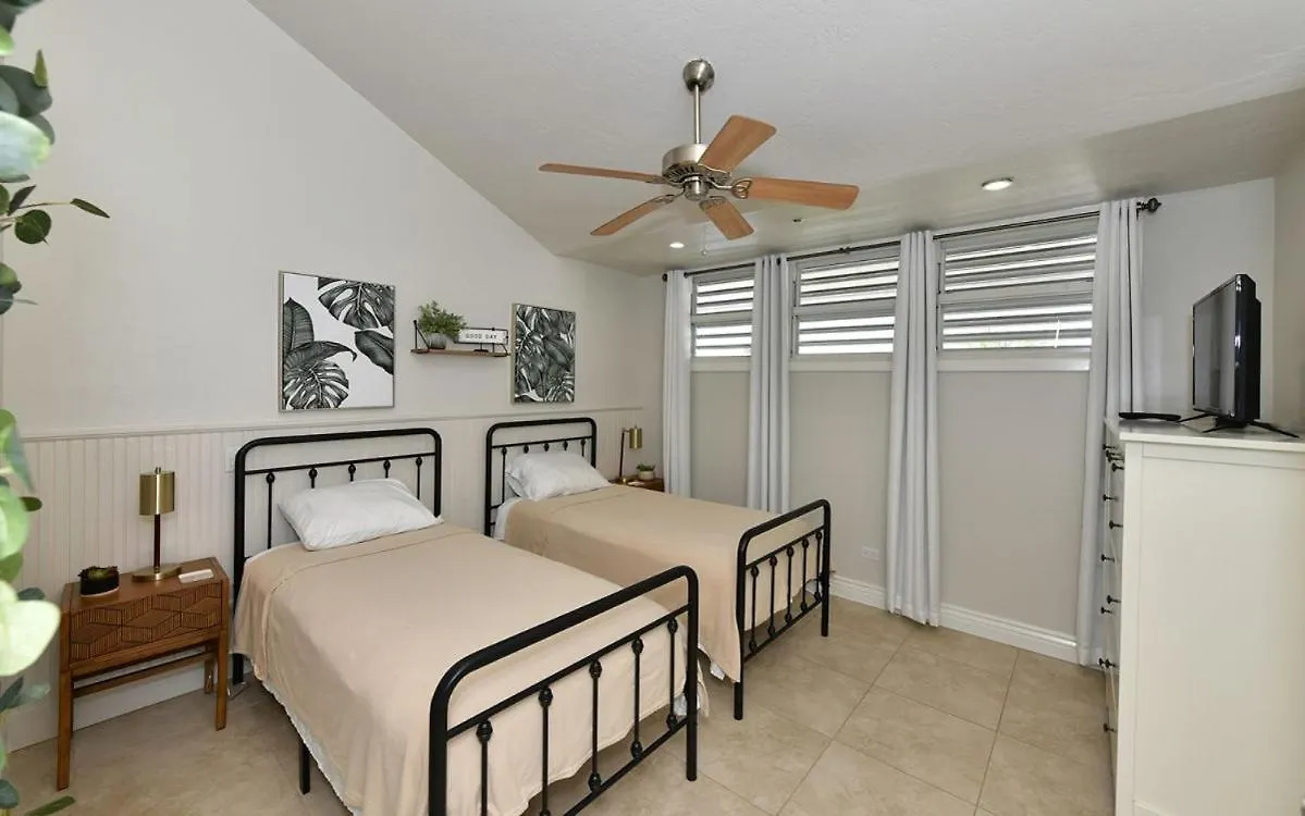 Harbor Club 305 Apartment