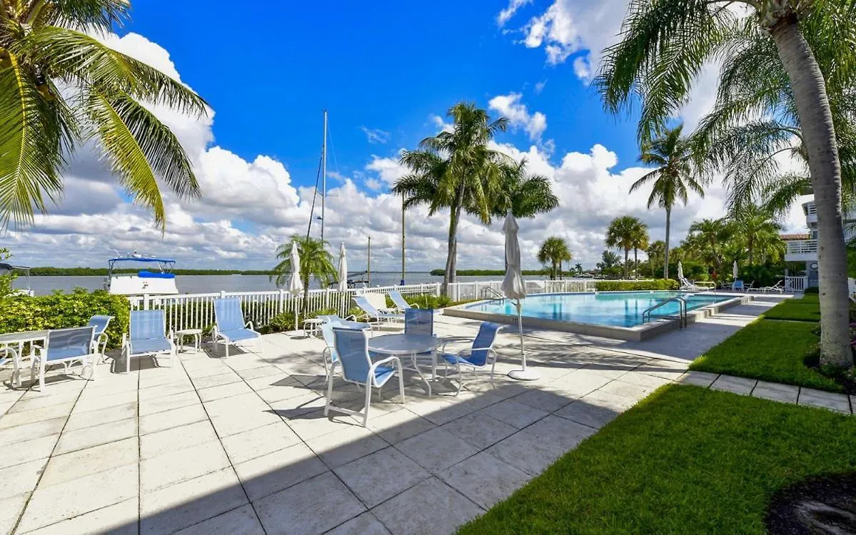 Apartment Harbor Club 305 *