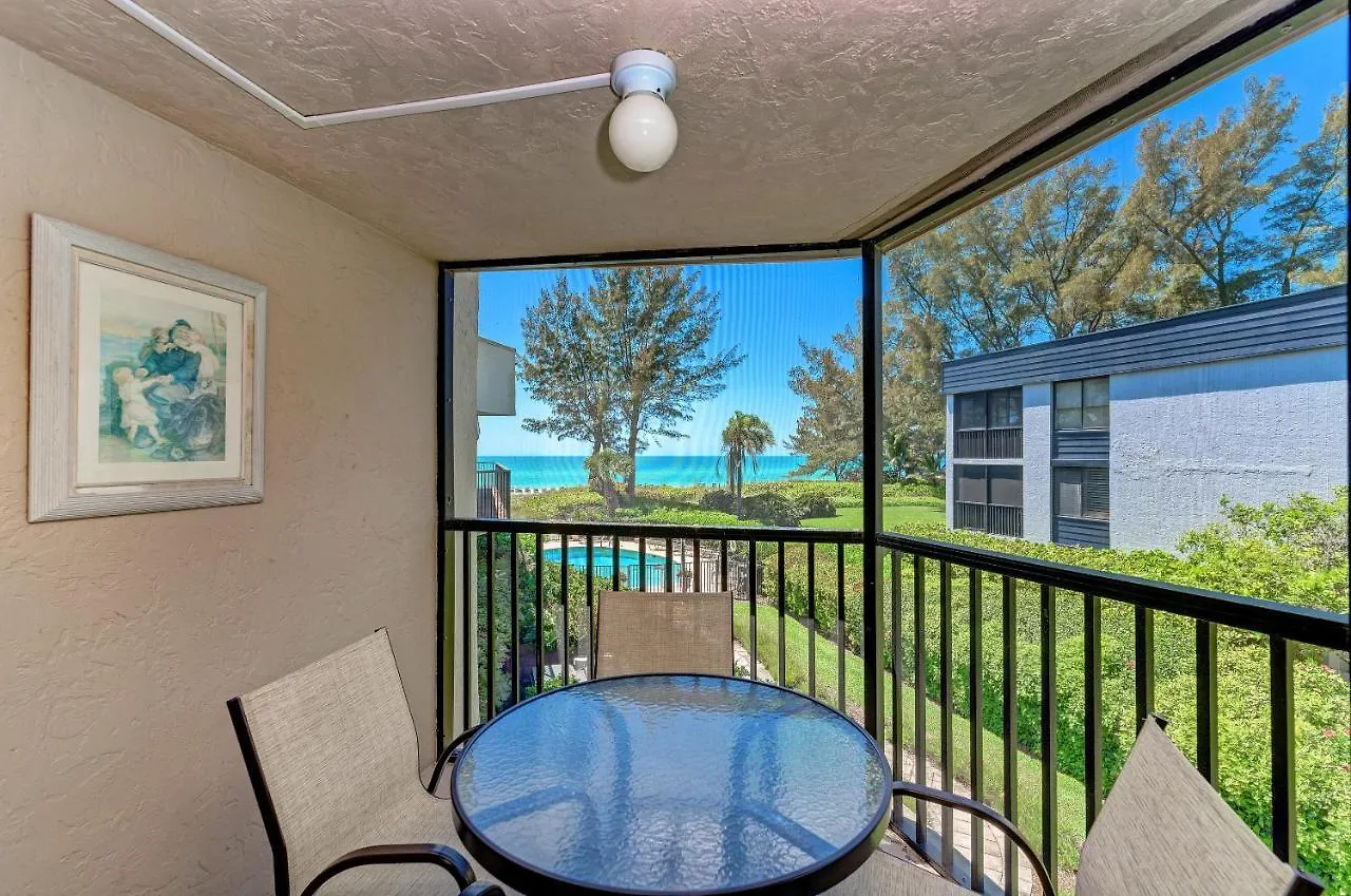Sea Grape 5- Beachfront Apartment