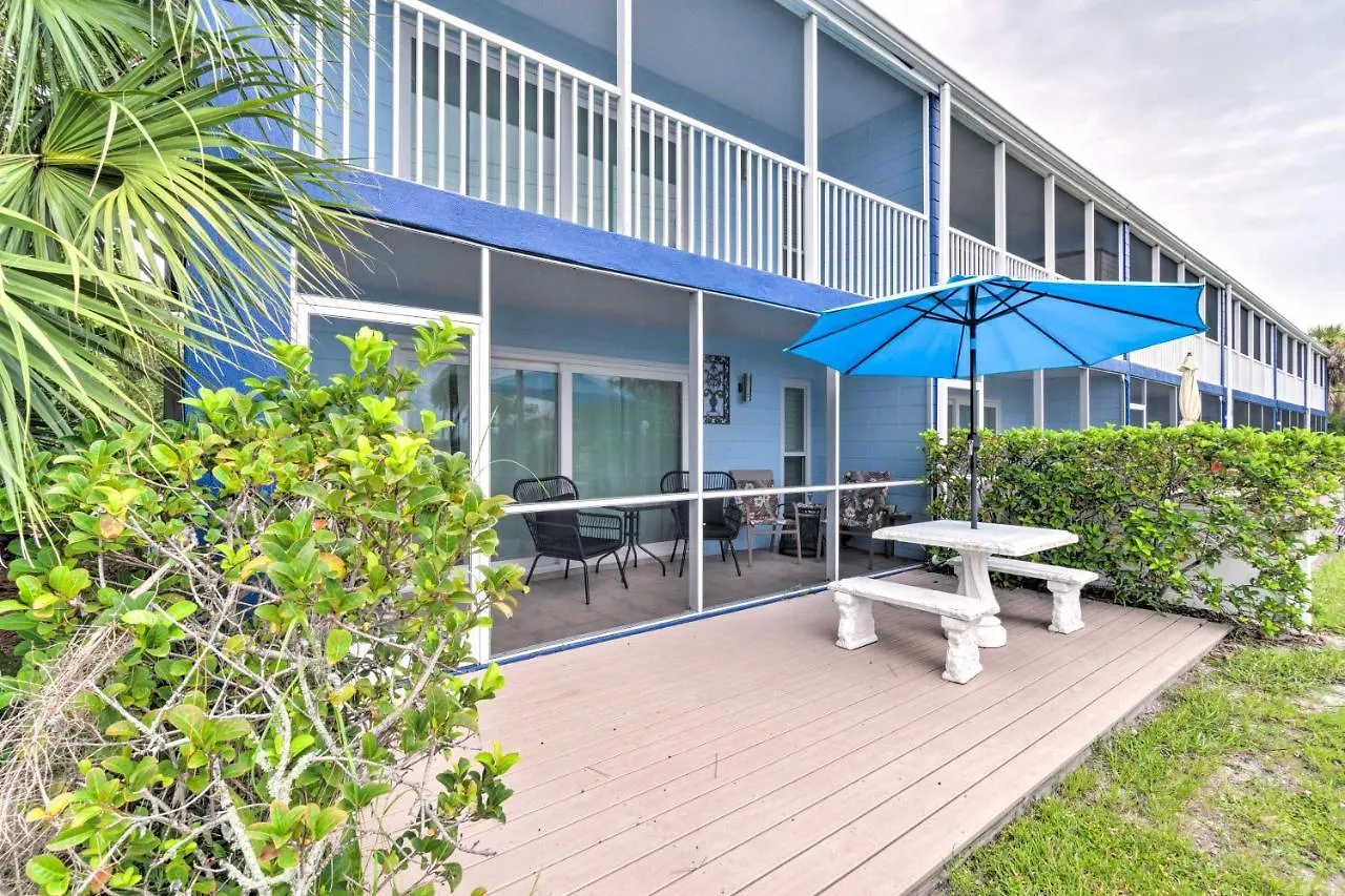 Apartment With Lanai Walk To And Shops