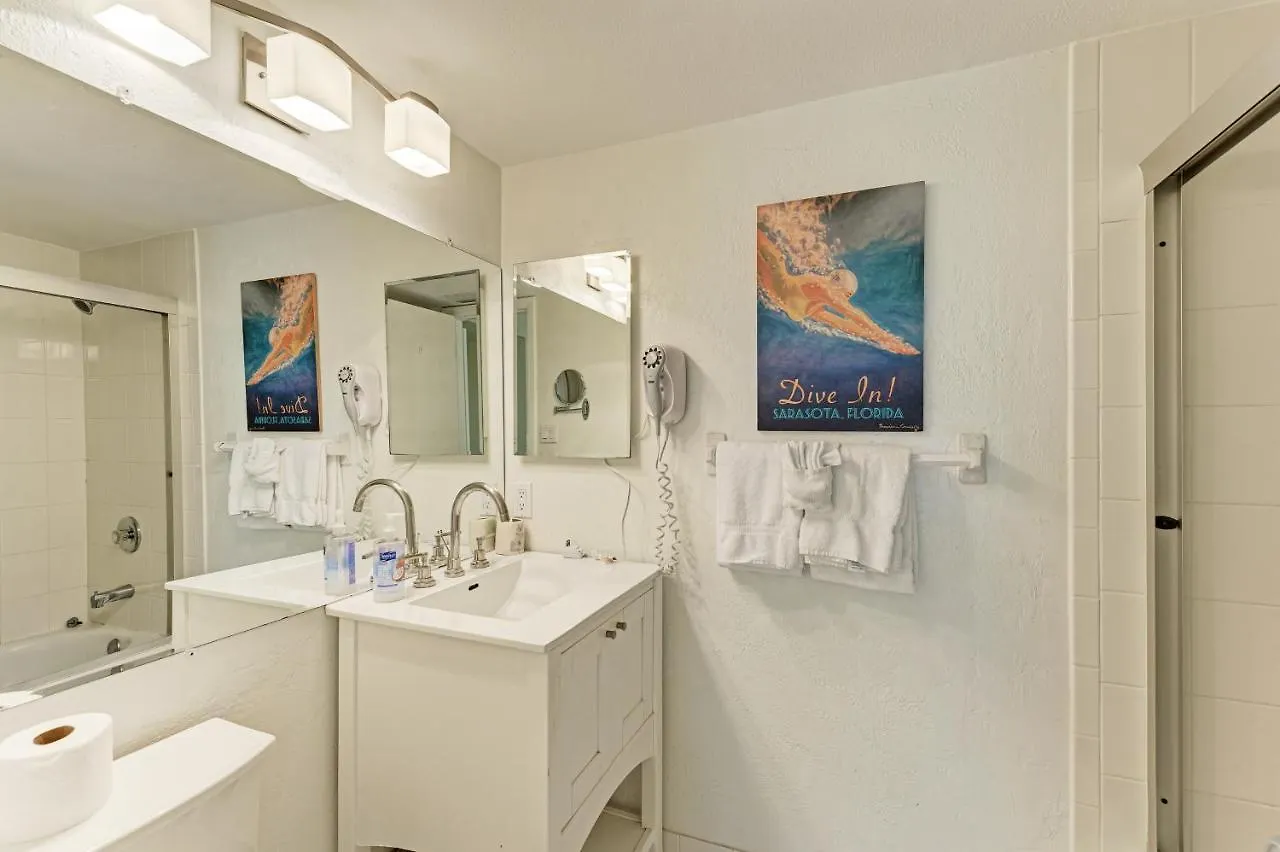 Apartment Sea Grape 3 - Beachfront *