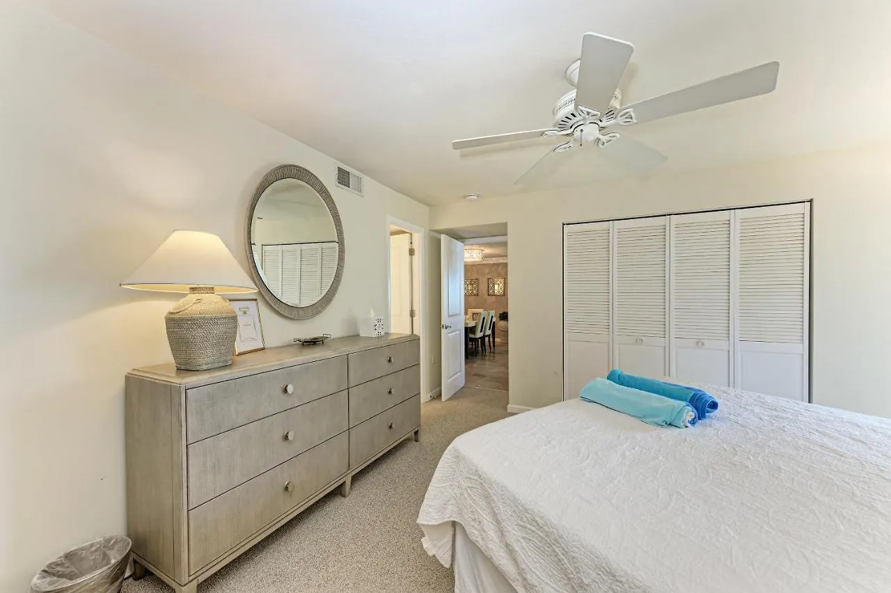 Apartment Sea Grape 5- Beachfront *